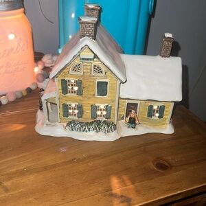 Currier & Ives ® Christmas Village American Homestead Winter Porcelain House